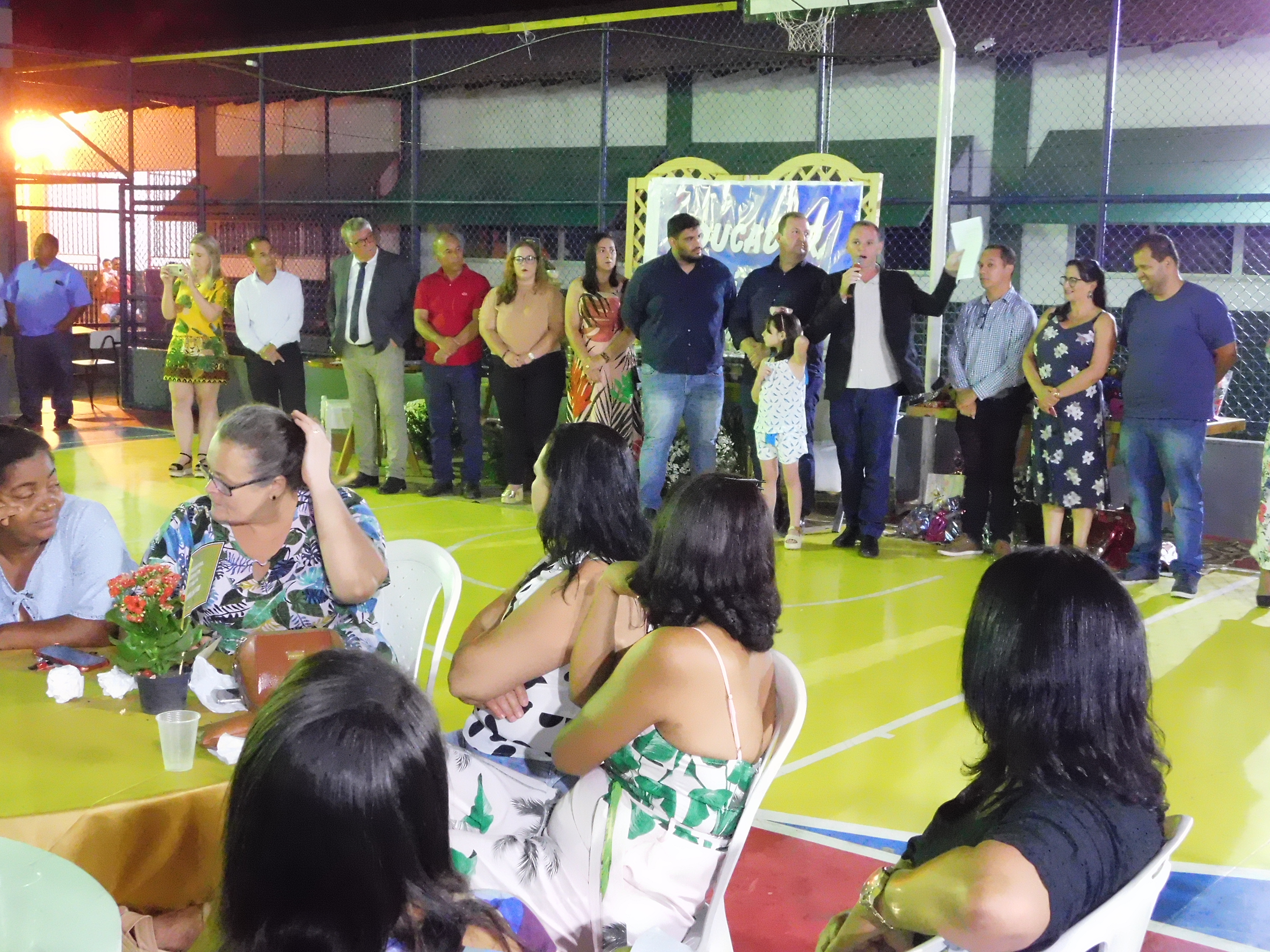 Prefeitura realiza jantar para homenagear os servidores da educação